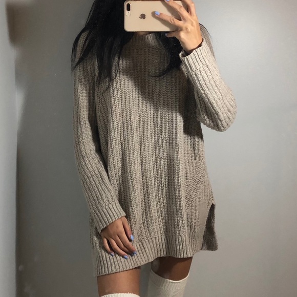 American Eagle Outfitters Sweaters - ~ American Eagle Beige Sweater ~